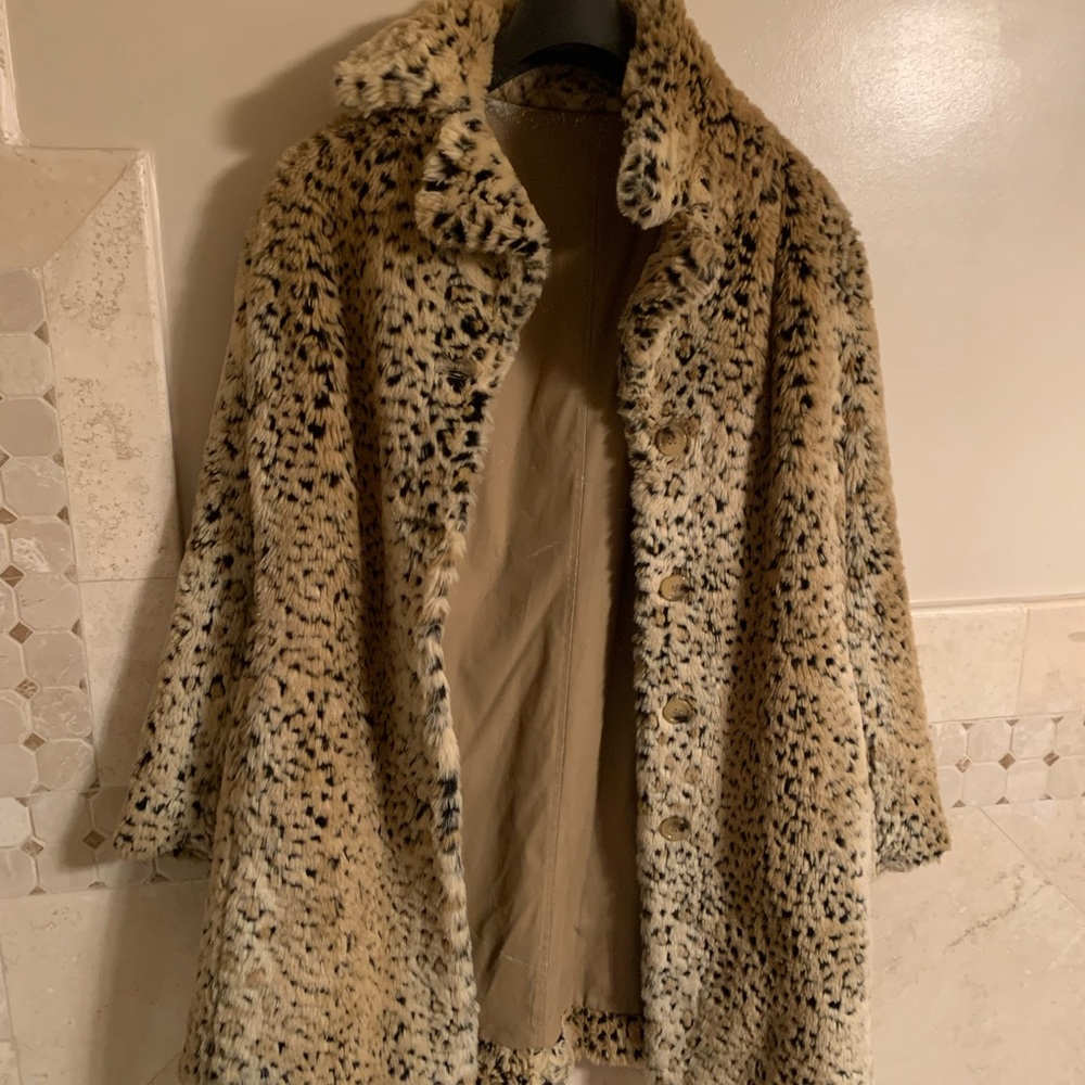 Vintage Beautiful Cheetah Coat!